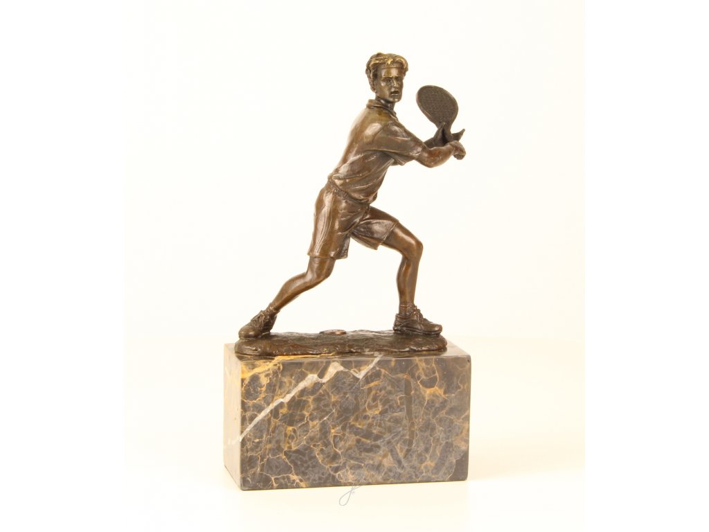 Bronzová socha tenista