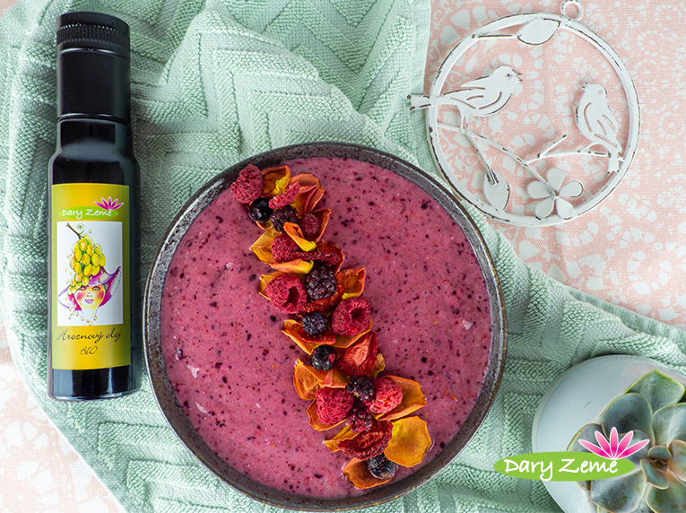 Smoothie bowl s hroznovým olejem