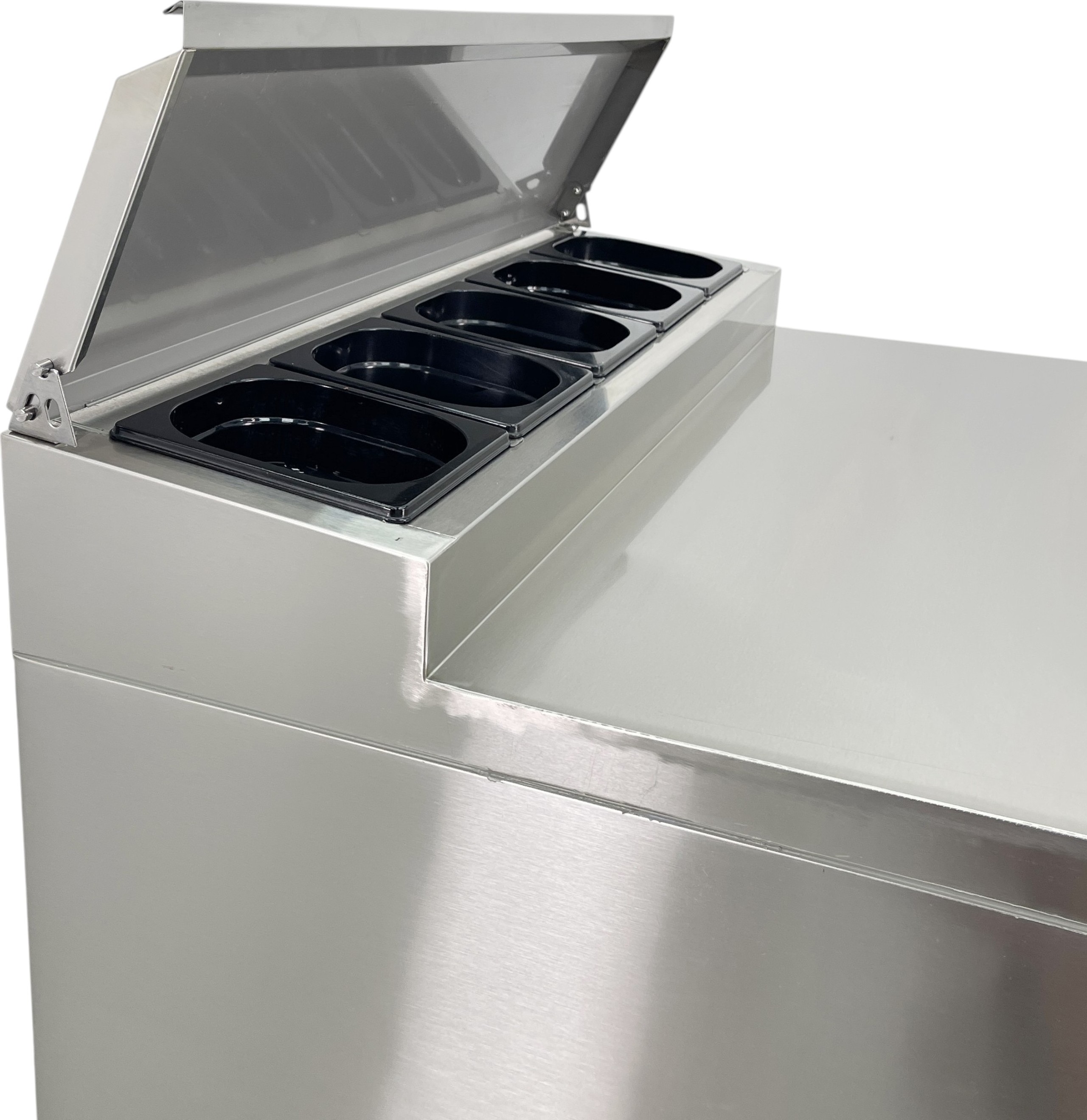 Saladeta / přípravný stůl – 0,90 × 0,7 m – se 2 dveřmi
