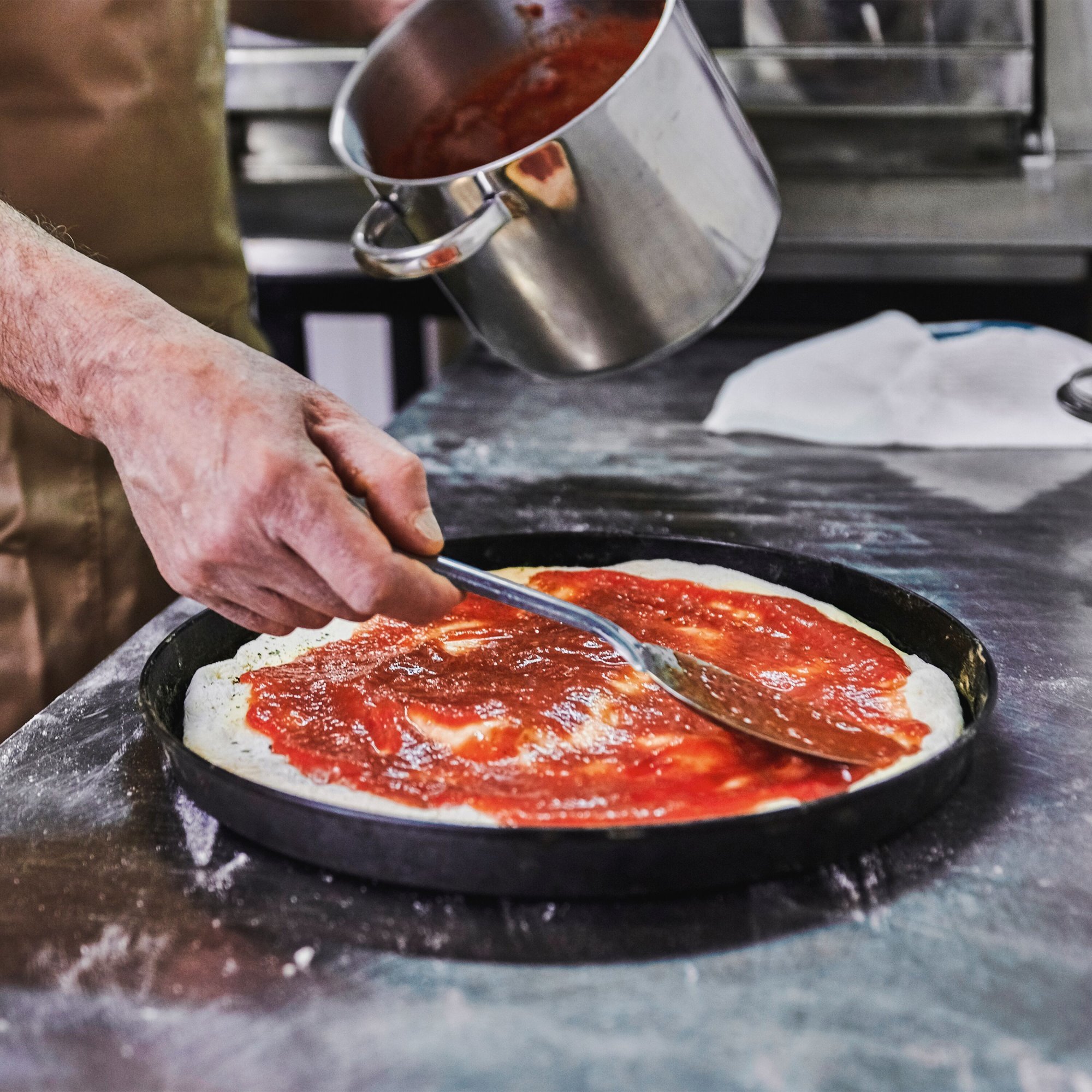 Plech na pizzu 40,5 cm průměr