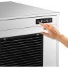FEI220N hand inuse detail 3