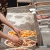 Stół chłodniczy do pizzy PREMIUM - 2100x800mm - z 3 drzwiami & 7 szufladami - włącznie z witryną chłodniczą nadstawną - 10x GN 1/3