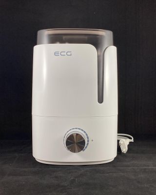 TIP NA DARČEK #1 🎅 Zvhlčovač vzduchu ECG s objemom až 3,5L. Komfortná a tichá prevádzka. Možné využiť aj ako...