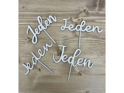 Dortový zápich s věkem ve formě textu