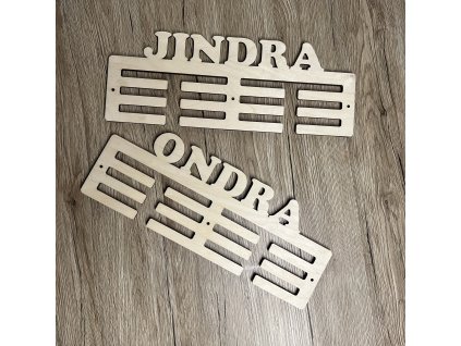 Držák na medaile se jménem