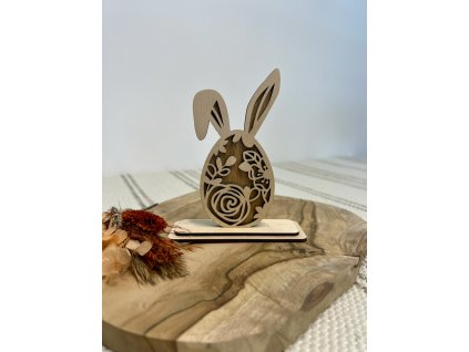 Vajíčko s tmavým podkladem