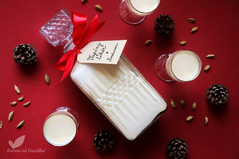 Vaječný likér s kardamomem