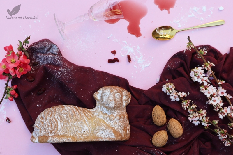 Ořechový beránek s brusinkami v portském