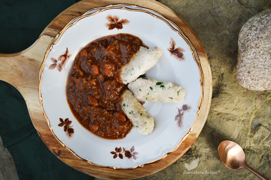 Kančí ragú  s rýžovými noky