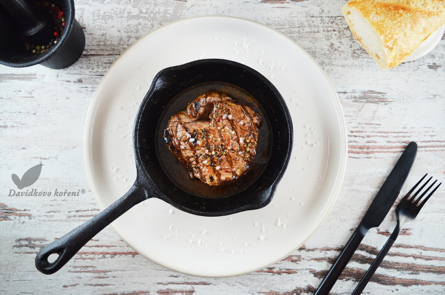 Steak z pravé svíčkové s pepřovým kořením