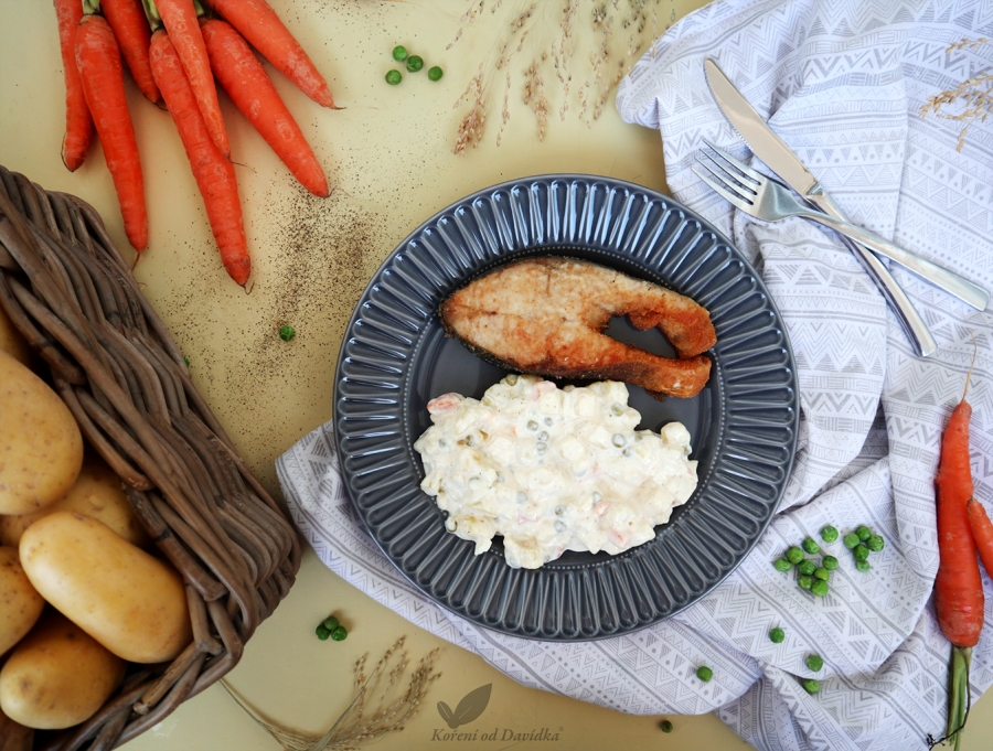 Smažený kapr s bramborovým salátem