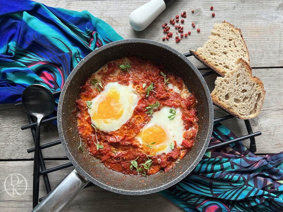 Shakshuka – vajíčka v paradajkovej omáčke v marockom štýle