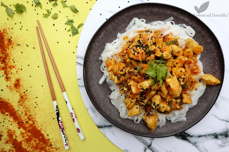 🇹🇭 Thajské kari s ryžovými rezancami