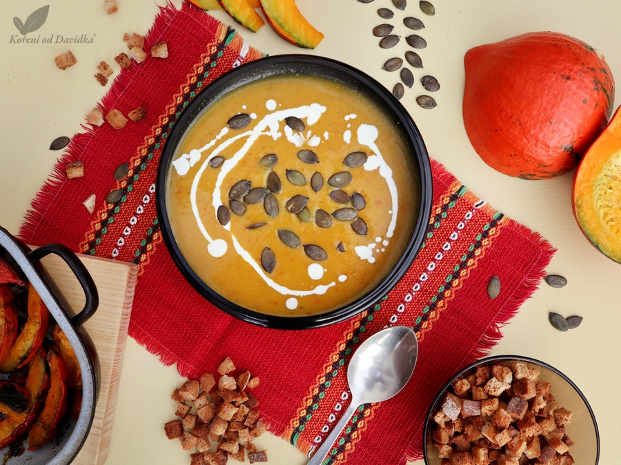 Polievka z pečenej tekvice