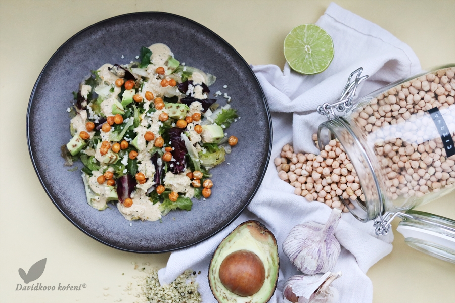 Šalát s chrumkavým cícerom