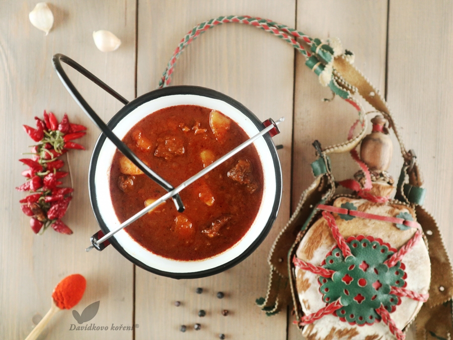 Zverinový kotlíkový guláš