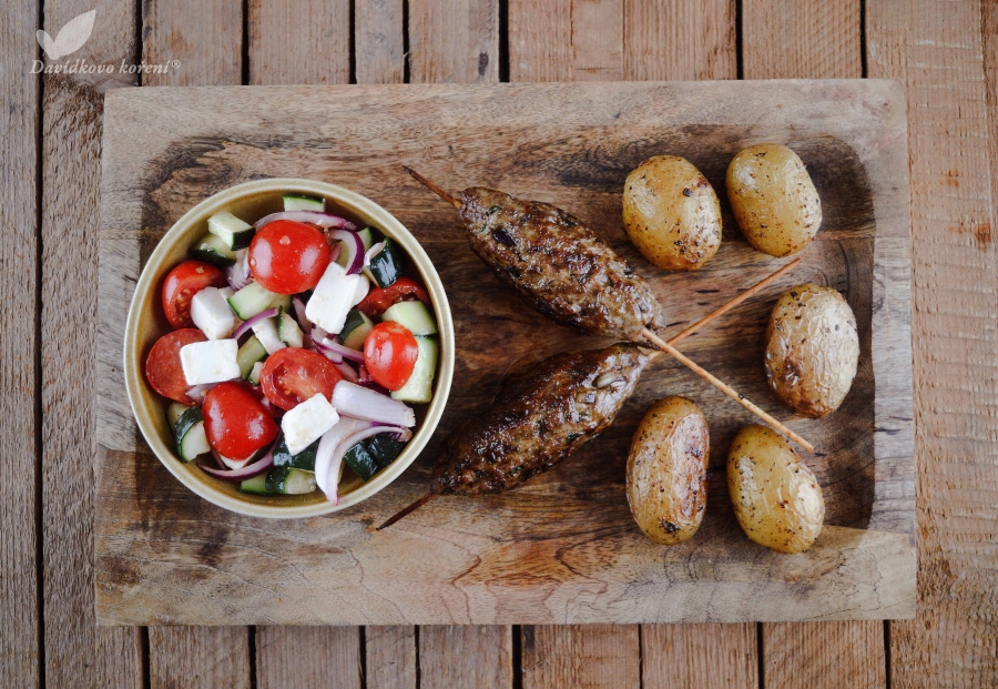 🇦🇲 Kjufty so šopským šalátom a pečenými zemiakmi grenaille
