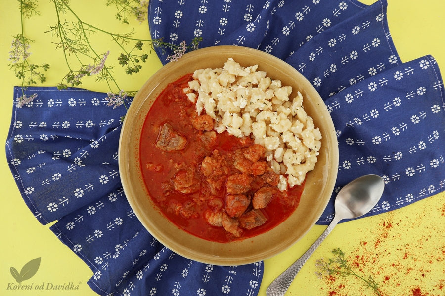 Perkelt zo sumca s haluškami s tvarohom a kôprom