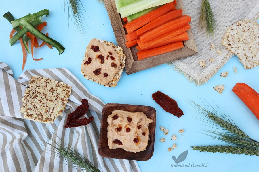 Hummus so šušenými paradajkami a chilli