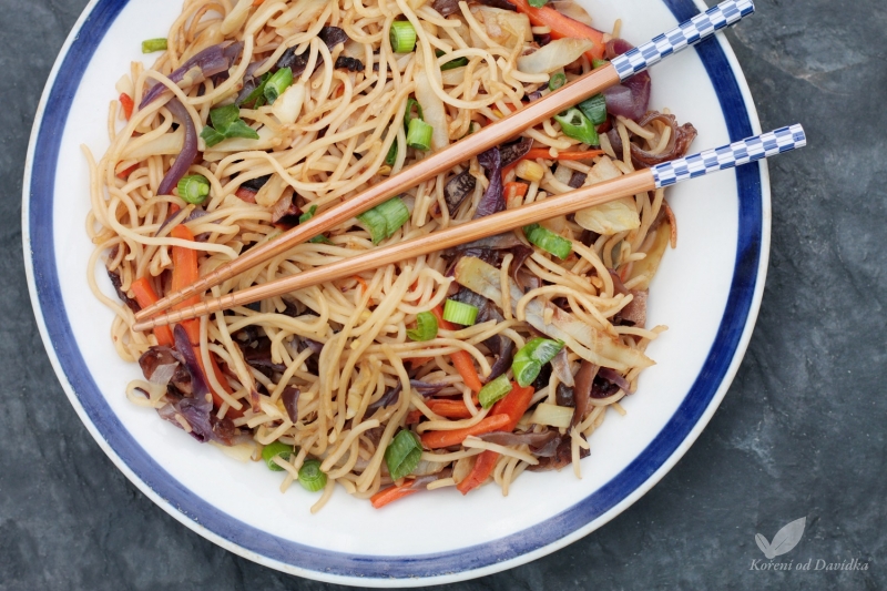 🇨🇳 Smažené rezance na divoko