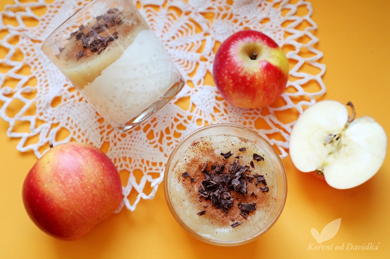 Tapiokový puding s jablkovým pyré