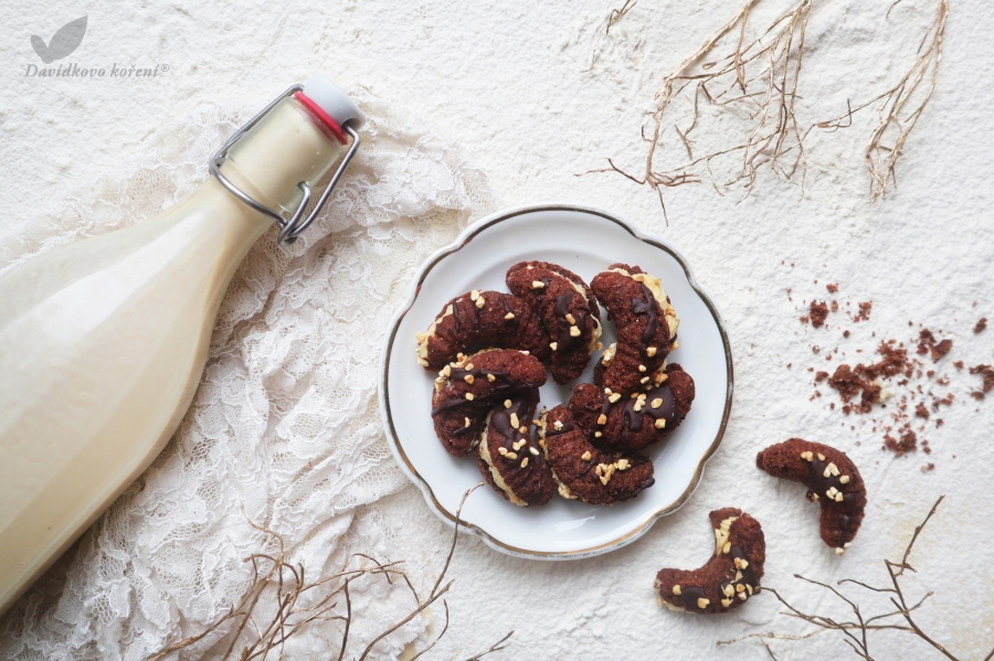 Kakaové rohlíčky s krémem z vaječného likéru