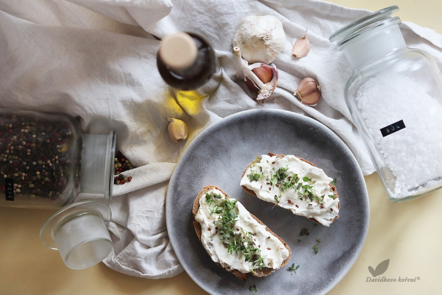 Nátierka z pečeného cesnaku
