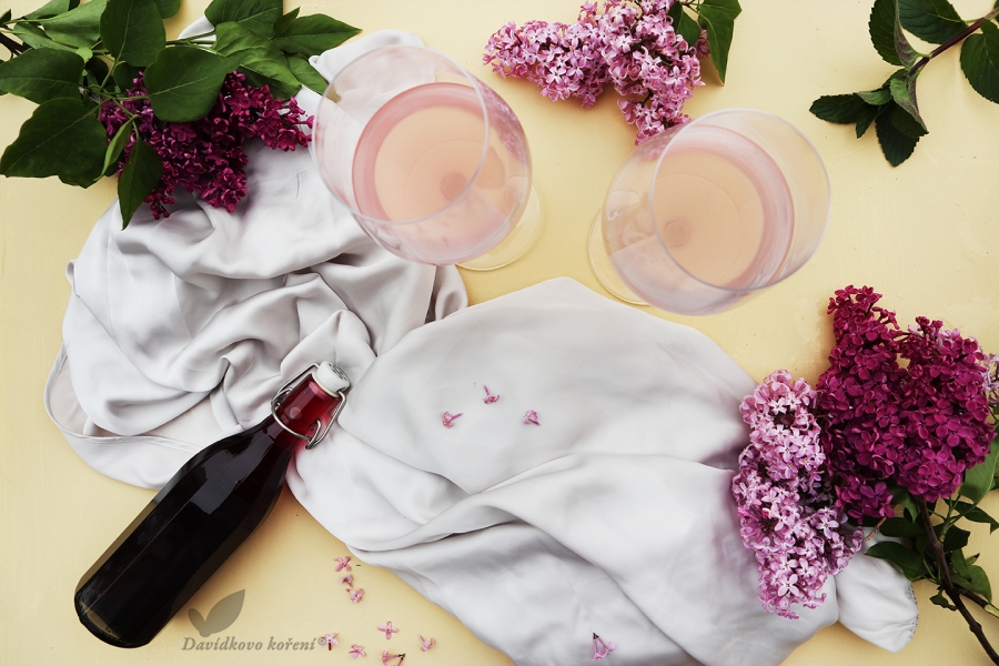 Šeříkový sirup s borůvkami