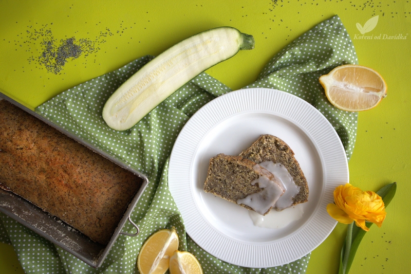 Cuketovo-makový chlebíček s citrónovou polevou