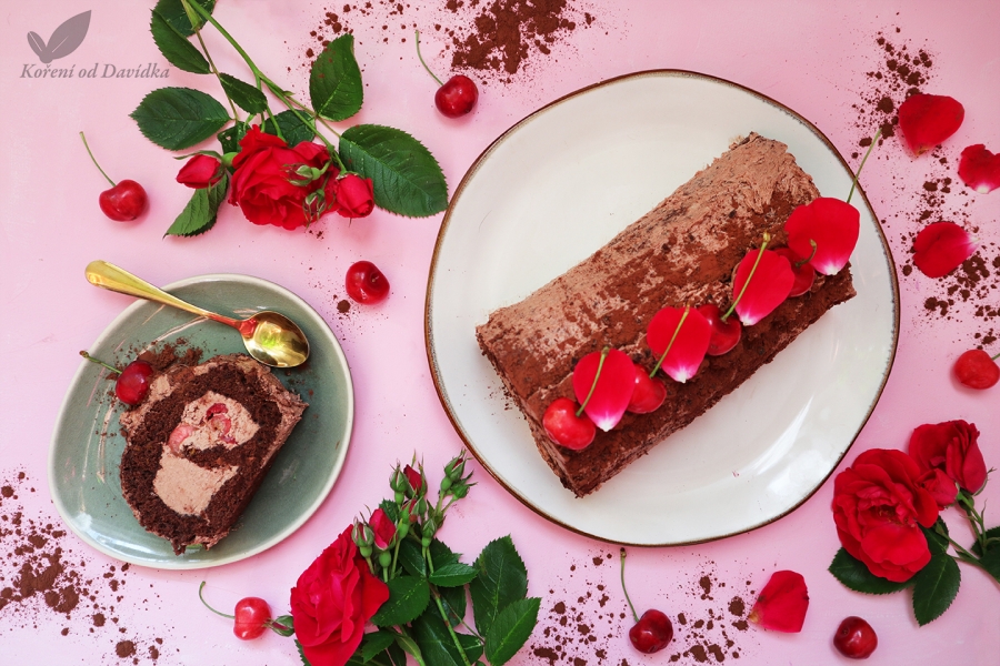 Kakaová roláda s čerešňami