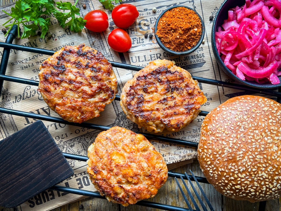 Vege burger na gril z tofu a cizrny
