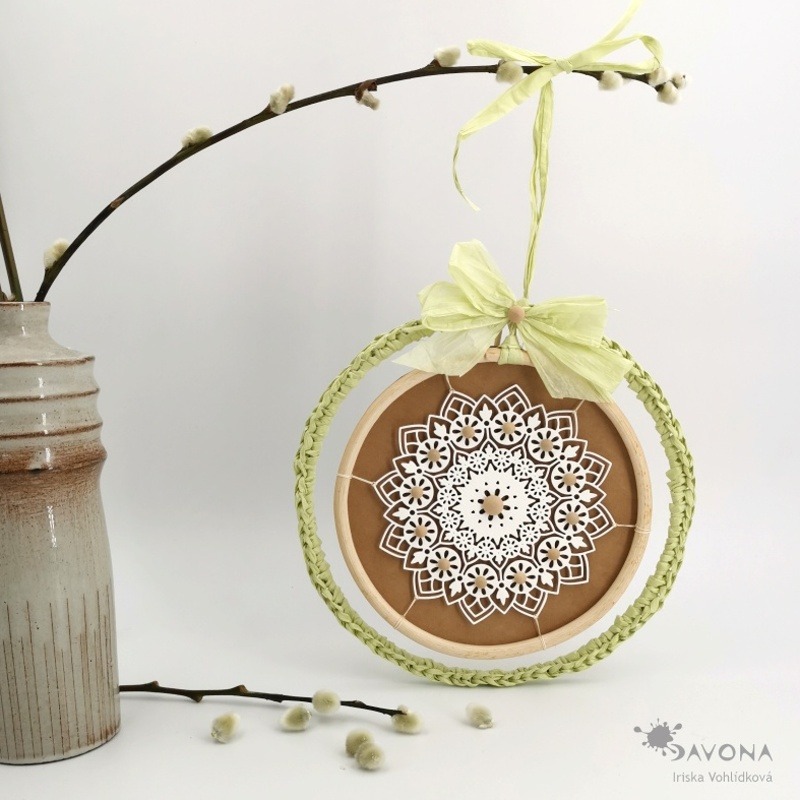 Mandala v kruhu