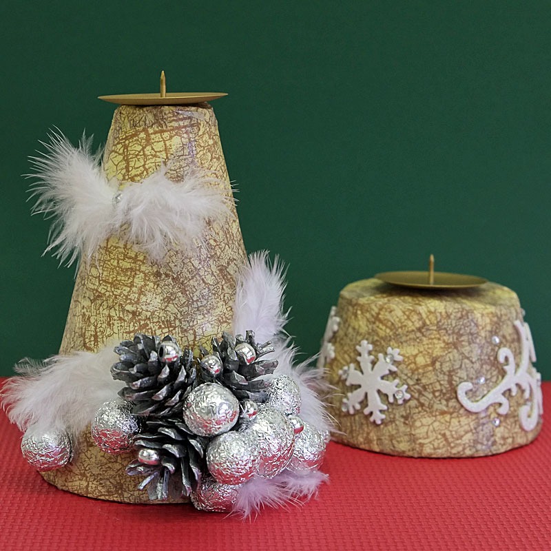 Vánoční svícen z polystyrenu a papíru na decoupage