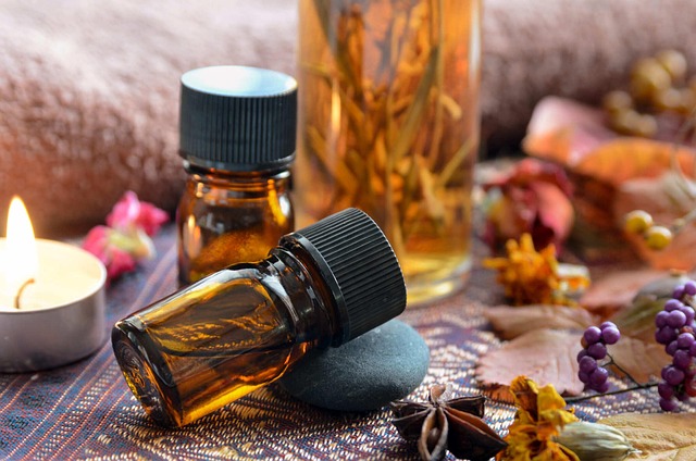 essential-oils-8373959_640