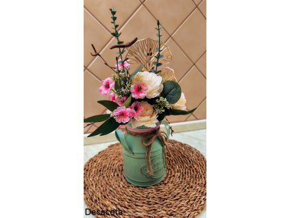 Pivoňka a petúnie aranžmá