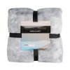 Deka Rumba Blanket Silver  Měkká deka s velmi jemným a příjemným povrchem, vysoká hustota. Reliéfní povrch.