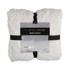 Deka Smooth Blanket Ivory  Měkká deka s velmi jemným a příjemným povrchem, vysoká hustota. Mírný reliéfní povrch.