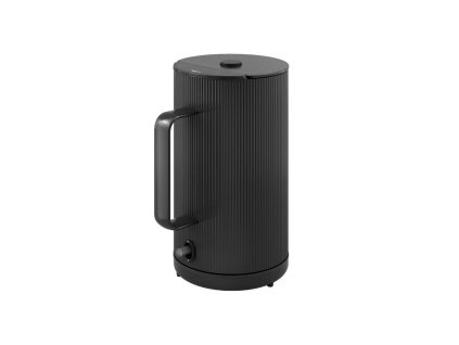 10020547 Georg Jensen Bernadotte Kettle Angle2 black 3