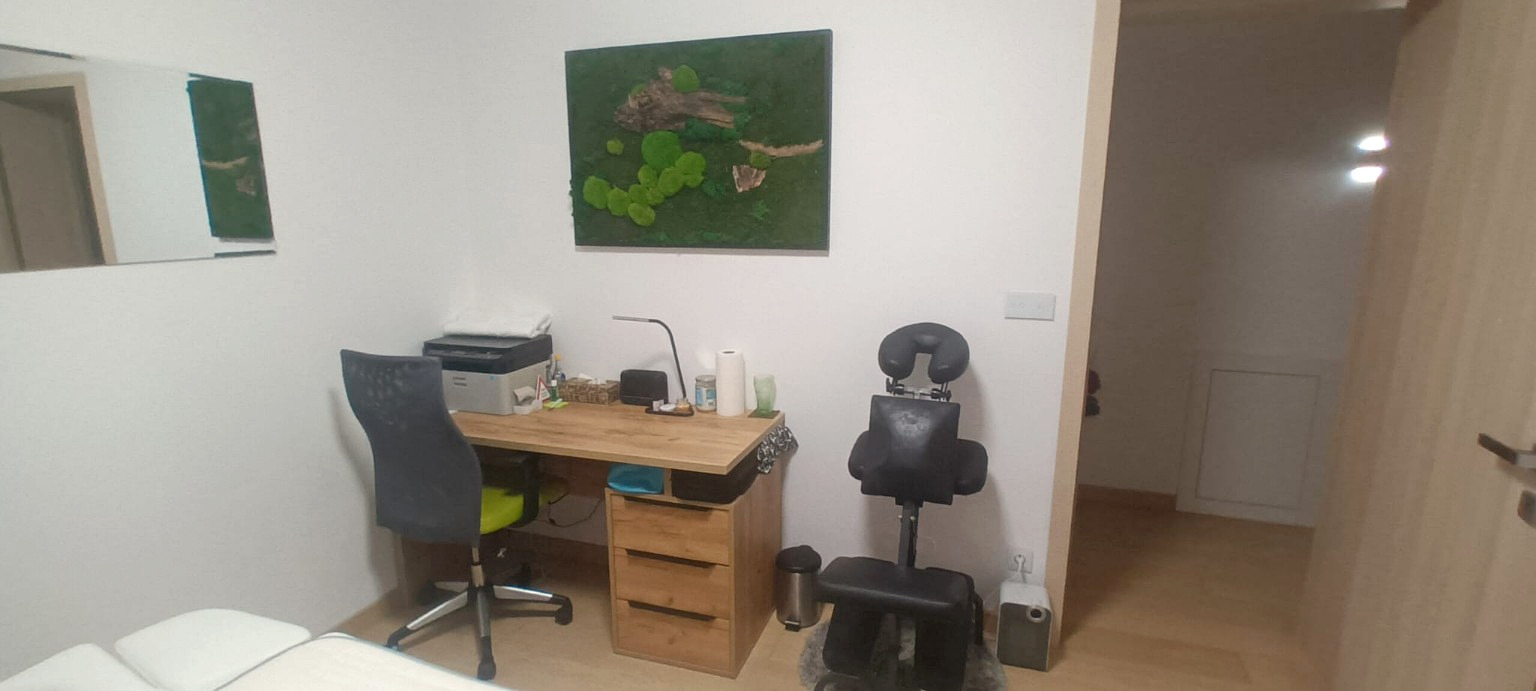 Mechový obraz 70 × 100 cm v interiéru