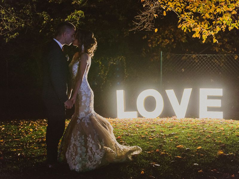 love-signs-wedding