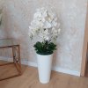 Umela-biela-orchidea-v-kremovej-vaze-decorglamour.sk