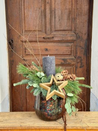 Svícny, které rozzáří nejen štědrovečerní večer 🕯️✨ Jak to máte doma vy? Dáváte na stůl svícen nebo spíš girlandu?😍✨⭐️...