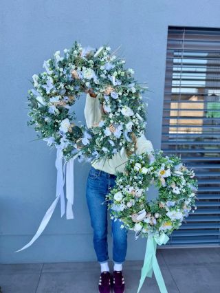 Jaro v jemných tónech.🤍💚 #springwreath #springdecor #jarnivenec #jarnidekorace #venec