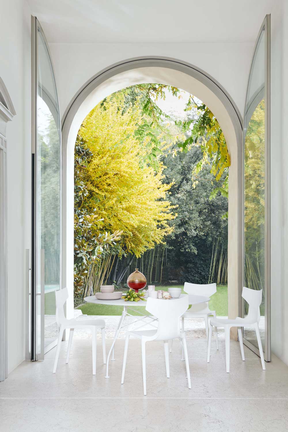Venkovní stůl GLOSSY OVAL, více variant - Kartell Barva: Bílá/bílá (obrázek 5)