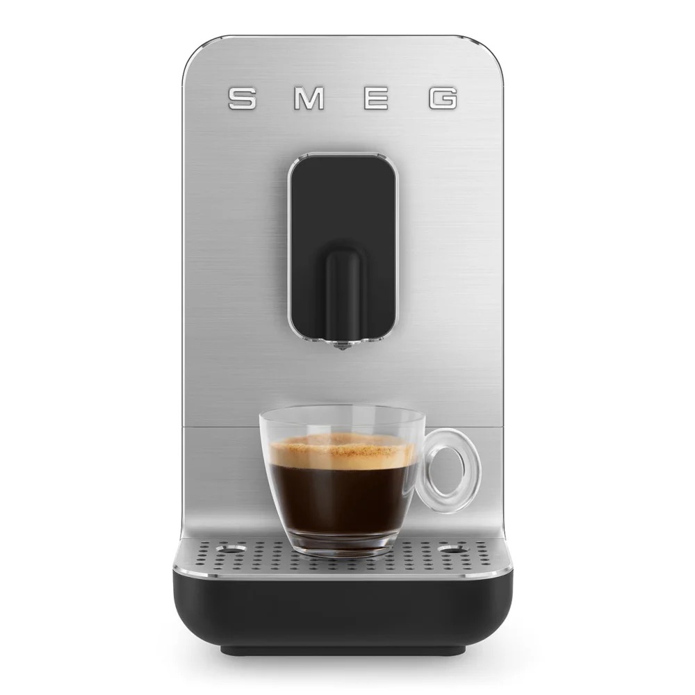 SMEG Automatický kávovar BCC11 na espresso 19 barů / 1,4l, černá - Smeg