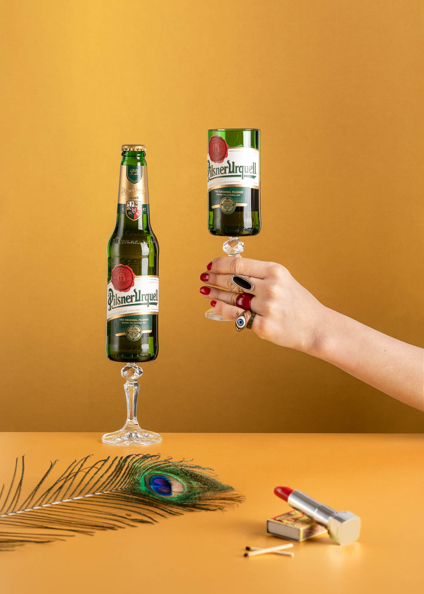 Levně LÁHEV re-design Pilsner Urquel - edice DRUNK GLASSES, 1ks - Lukáš Houdek Provedení: plná láhev