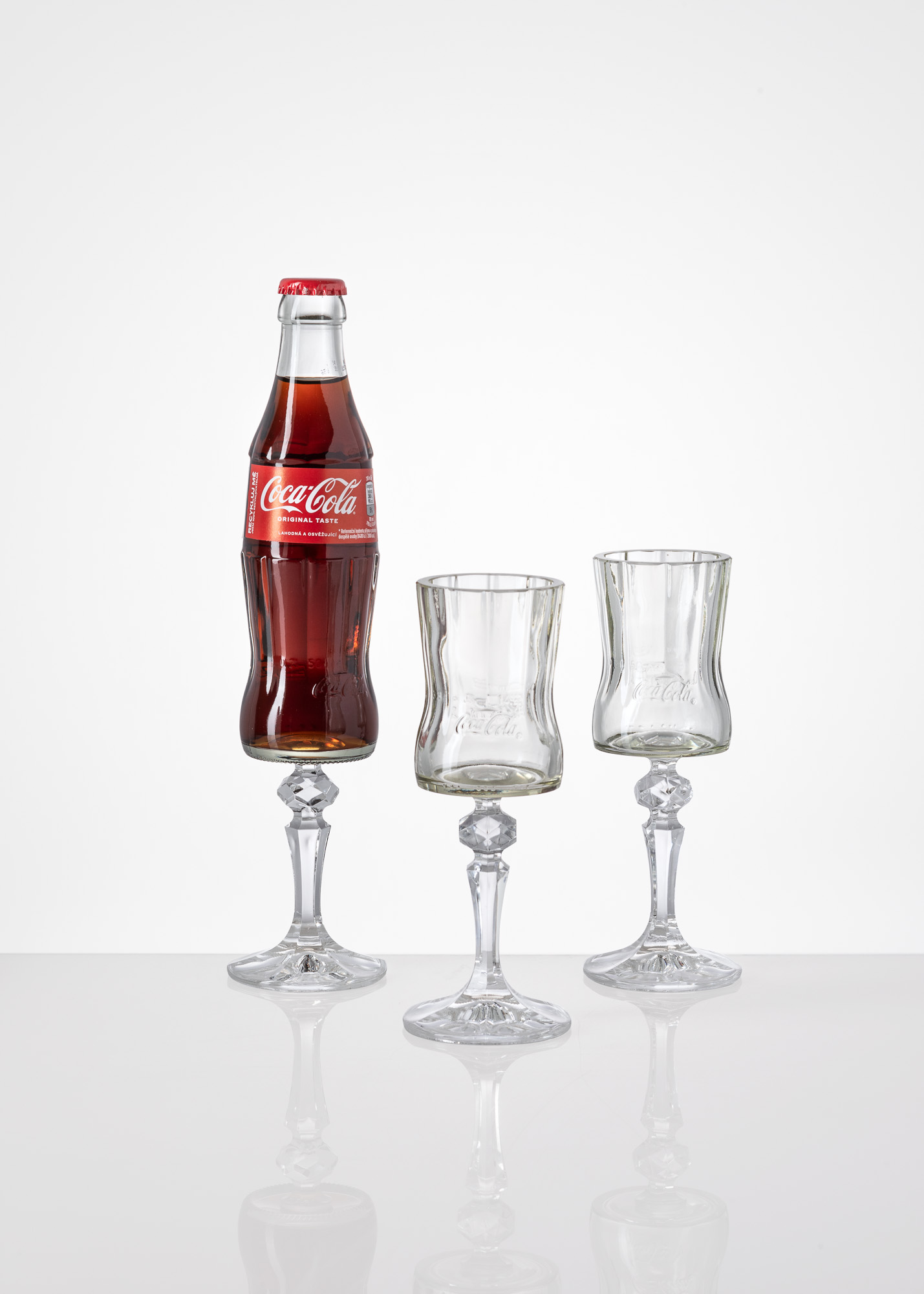 LÁHEV re-design Coca Cola, 1ks - Lukáš Houdek Provedení: plná láhev (obrázek 4)