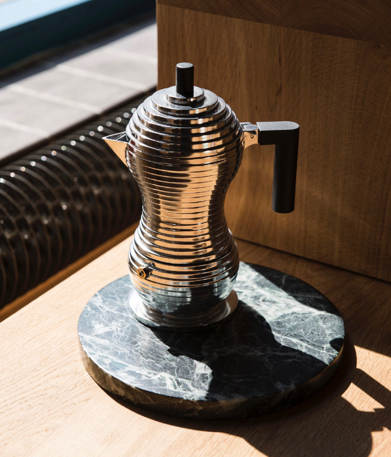 Pulcina eszpresszó kávéfőző, 300ml, fekete - Alessi termék 2. képe
