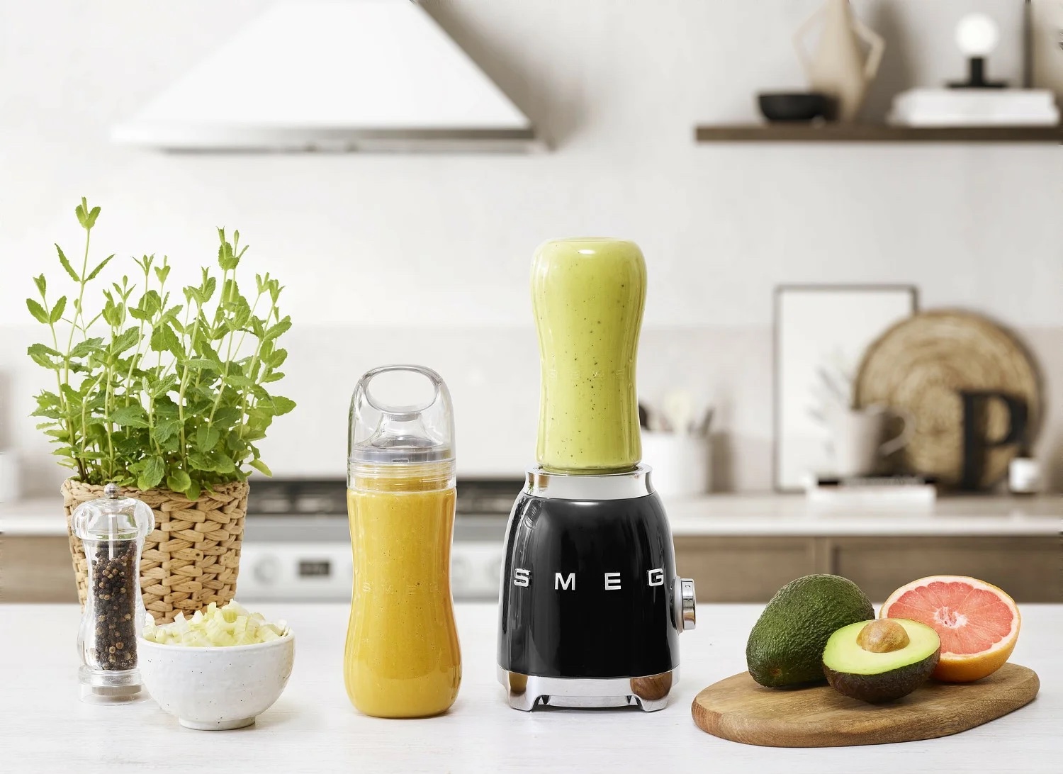SMEG 50's Retro Style turmix turmixgép PBF01, 0,6l, fekete - Smeg termék 2. képe