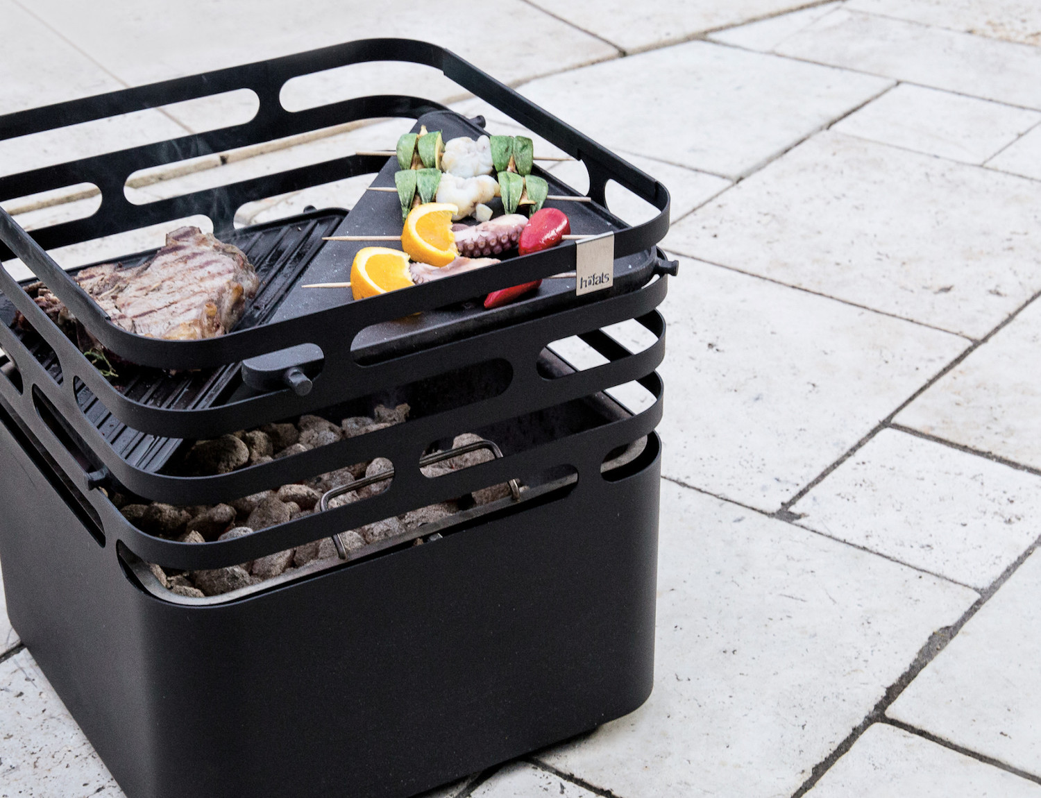 Litinová grilovací deska Plancha pro gril CUBE - Höfats termék 2. képe